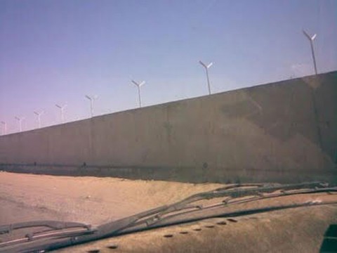 Pakistan, Iran to build wall at border