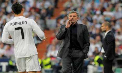 Ronaldo defends Mourinho