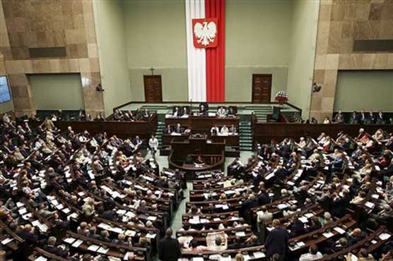 Poland's lawmakers allow for higher state deficit