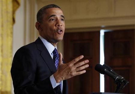 Obama cutting own pay in solidarity with federal workers