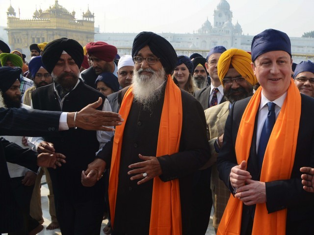 Cameron confronts 'shameful' colonial crime in India