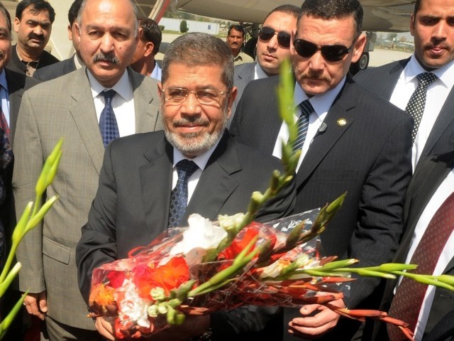 Egypt President Mursi arrives in Islamabad