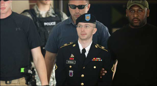  Manning sentencing hearing to get under way after espionage conviction 