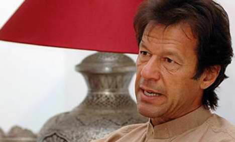 PTIâ€™s Imran Khan brazens out Pakistan campaign trail