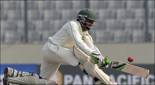  Bangladesh on brink of Test defeat at lunch on day 4 