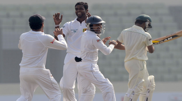  Sri Lanka seamers rock Bangladesh in first Test 
