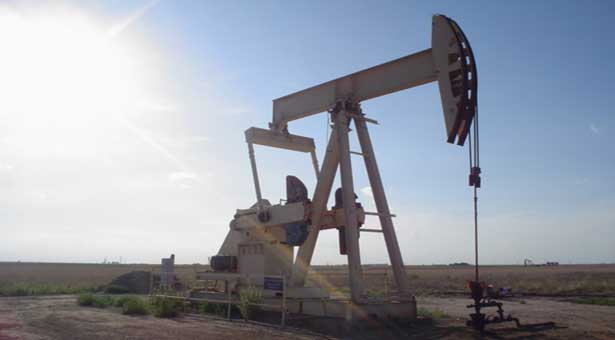  Oil rebounds on breakthrough hopes in US budget crisis 