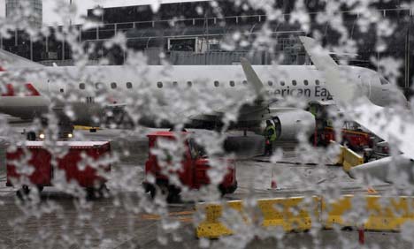  Ice storm snarls travel across eastern Canada 