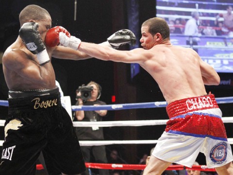 Cuba's Abril retains WBA title
