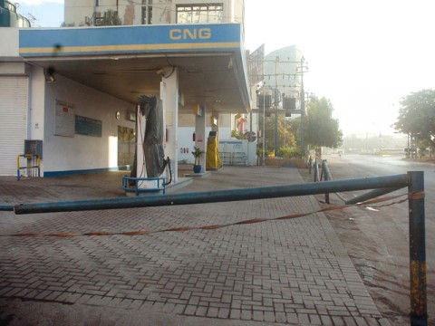 Gas utilities stop getting cess but CNG stations continue
