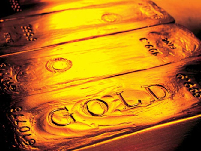 Gold falls below $1,600, euro zone worries cushion drop