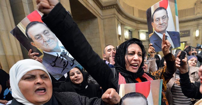 Egypt court grants Mubarak appeal, orders retrial