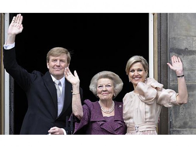 King Willem Alexander takes Dutch throne