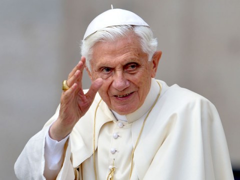 Pope announces resignation