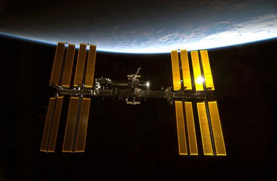 NASA briefly loses contact with international space station   
