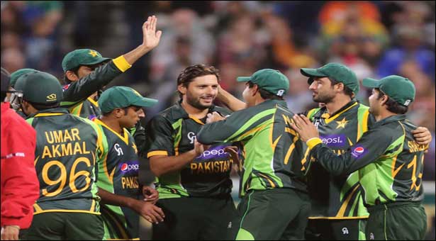  Afridi bowls Pakistan to victroy 