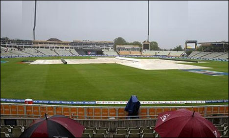 Pakistan reach 50-1 before rain stops play