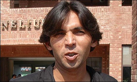  Muhammad Asif tenders apology to PCB 