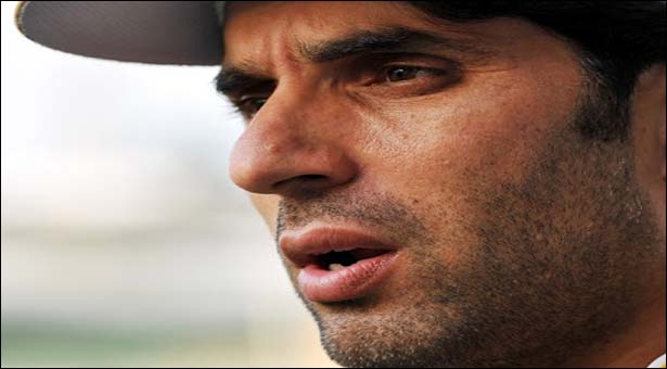  Pakistan have advantage in Test series: Misbah 