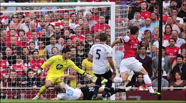  Arsenal beat Spurs 1-0 to win London derby 